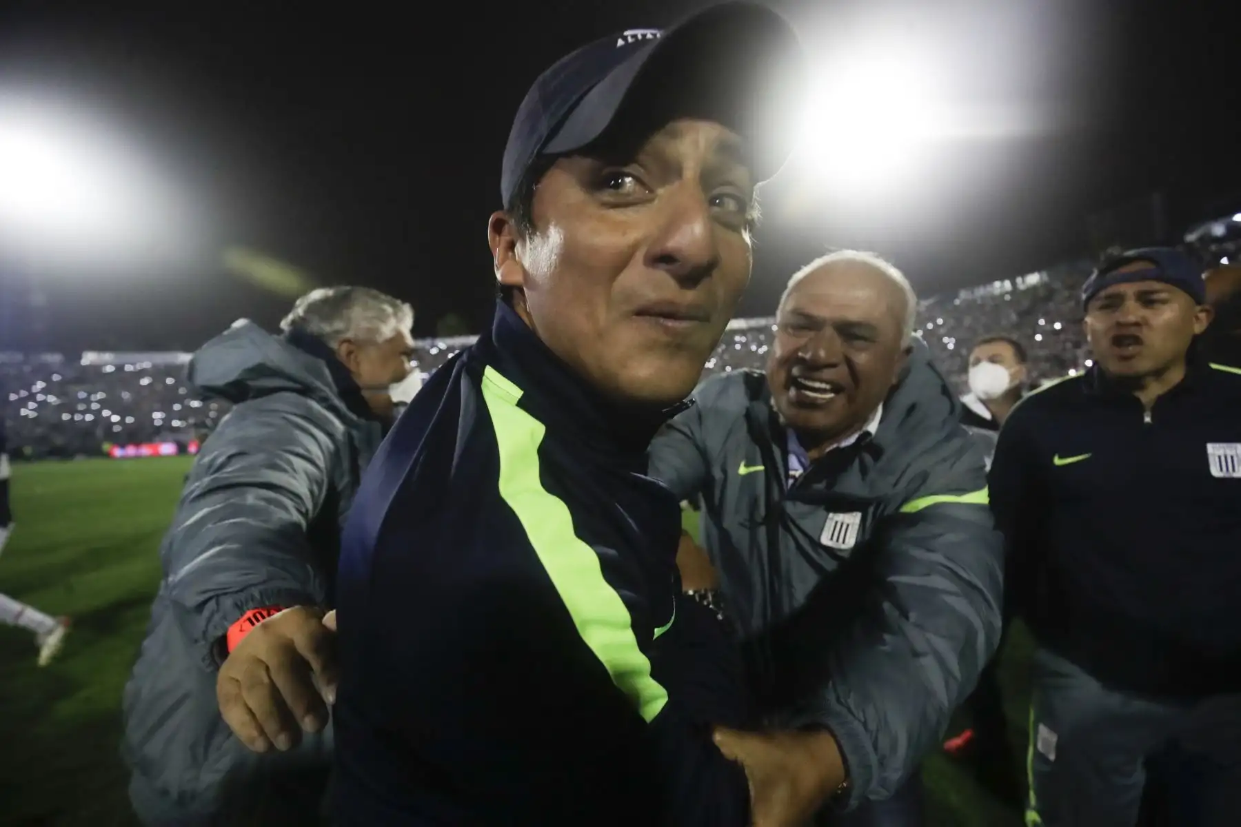Alianza Lima consigue el Bicampeonato al derrotar a Melgar de Arequipa 2 a 0 con goles de Yordi Vilchez y Pablo Lavandeira.

Foto: ANDINA/Juan Carlos Guzmán Negrini