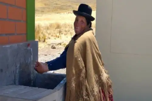 Alrededor de 476 habitantes de Central Sorapa ya no tendrán que recolectar agua de manantiales y acequias para su consumo diario.