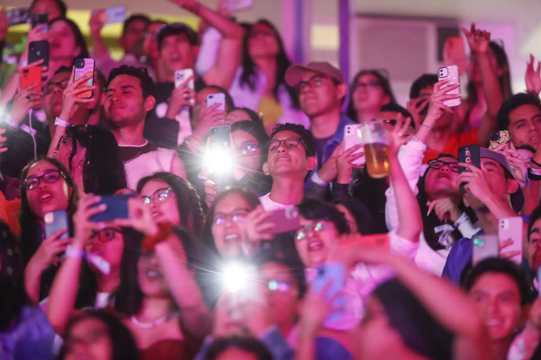 El cantante puertorriqueño, Bad Bunny, se presenta esta noche en el Estadio Nacional como parte de su gira ‘World Hottest Tour’. El concierto se desarrolla con más de 50 mil asistentes. Foto: ANDINA/Renato Pajuelo