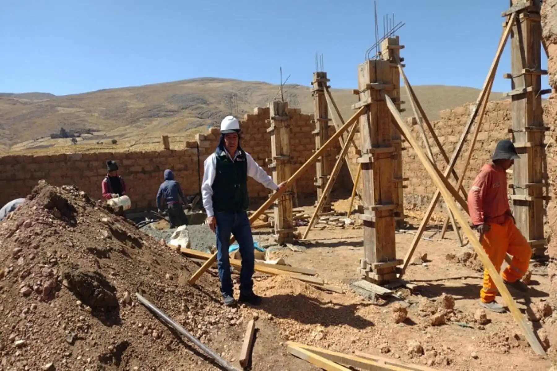 Apurímac: Midagri informa que construcción de cobertizos tiene avance de más del 60 %.