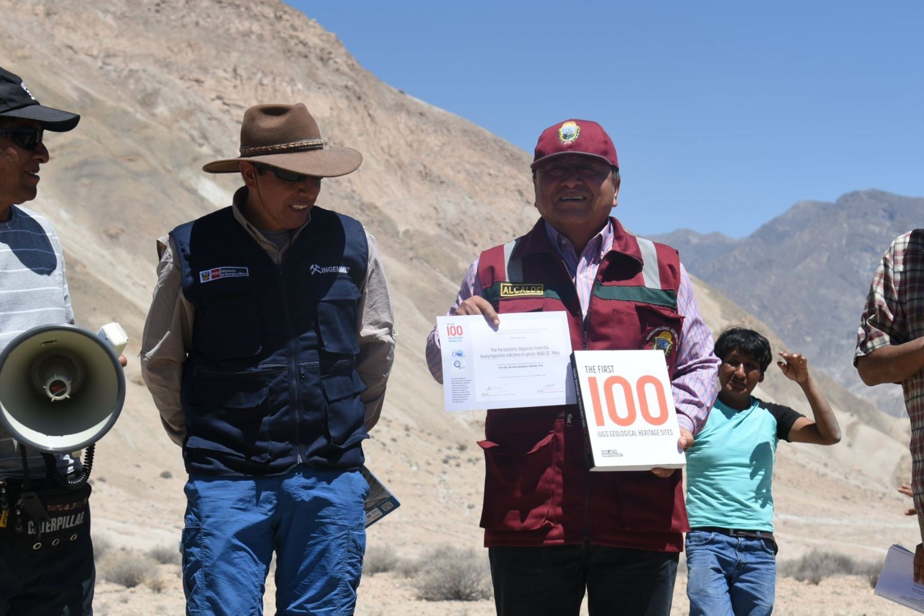 La certificación otorga al geositio “Depósitos piroclásticos de la erupción del volcán Huaynaputina del año 100 d. C. en Calicanto”, como uno de los 100 primeros lugares de patrimonio geológico del mundo. Foto: Ingemmet
