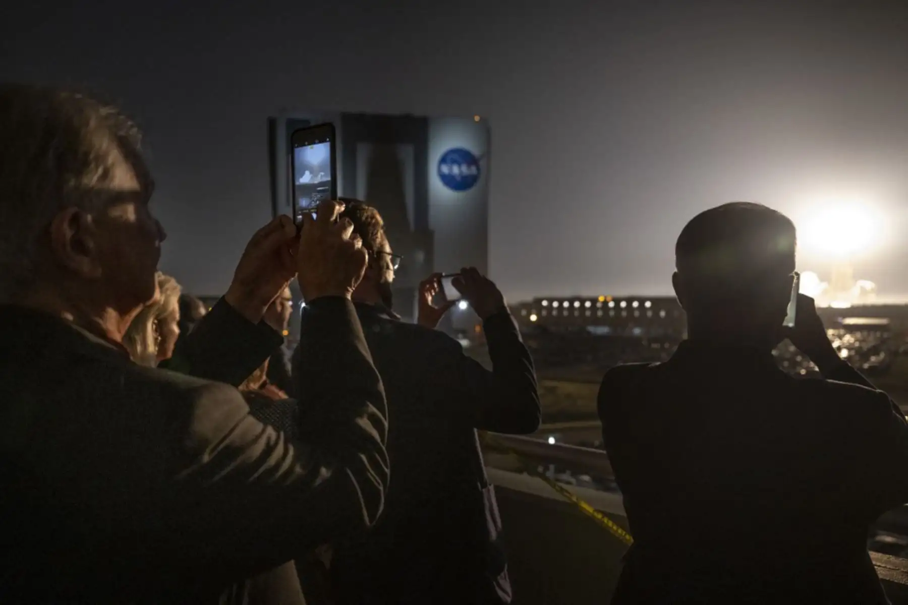 La misión Artemis 1 de la NASA es un viaje de 25 días y medio más allá del otro lado de la Luna y de regreso. Foto: AFP