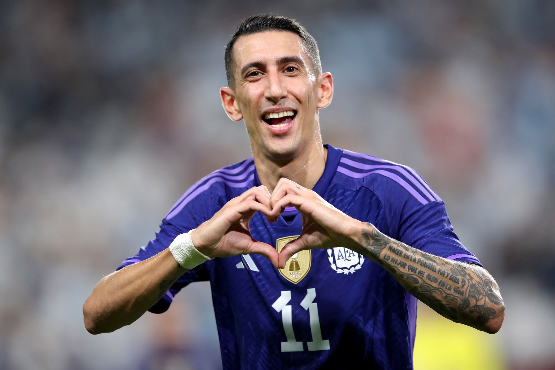 Angel di Maria de Argentina celebra tras anotar el segundo gol de su equipo durante el amistoso internacional de fútbol entre Emiratos Árabes Unidos y Argentina en Abu Dhabi, Emiratos Árabes Unidos. Foto: EFE