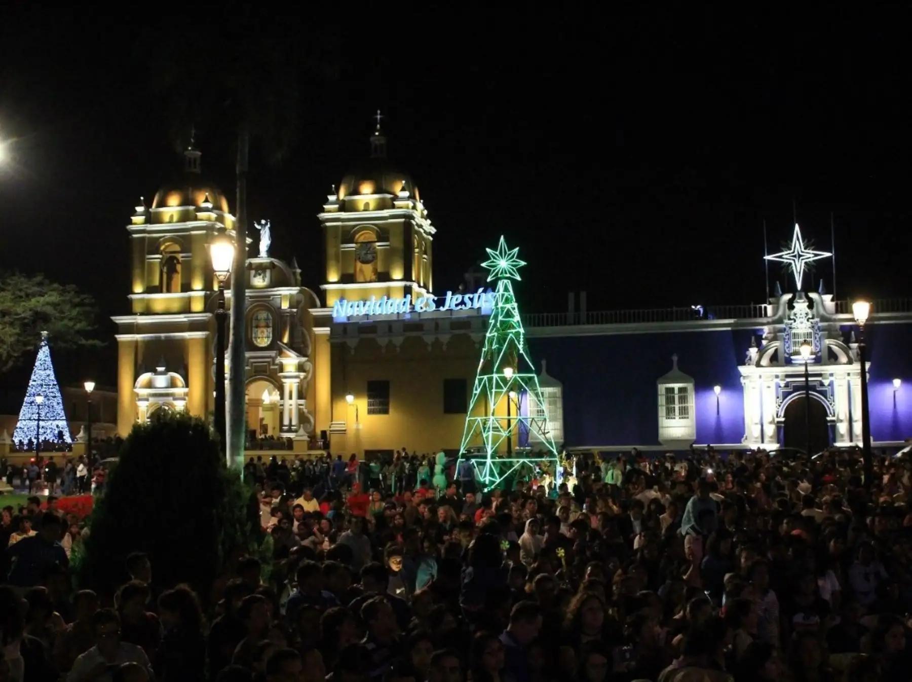 La ciudad de Trujillo volverá a celebrar después de tres años el Festival de Luces y Colores que por las fiestas de Navidad y Año Nuevo se realiza en la plaza de Armas. Foto: Luis Puell