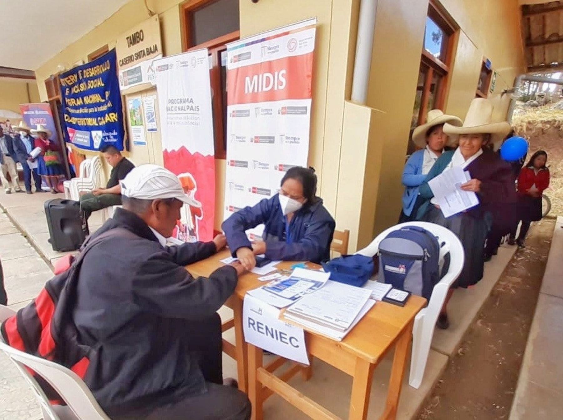 Caravana de atención multisectorial afiliará a familias rurales vulnerables de Cajamarca a los programas sociales Juntos y Pensión 65. Foto: ANDINA/difusión.