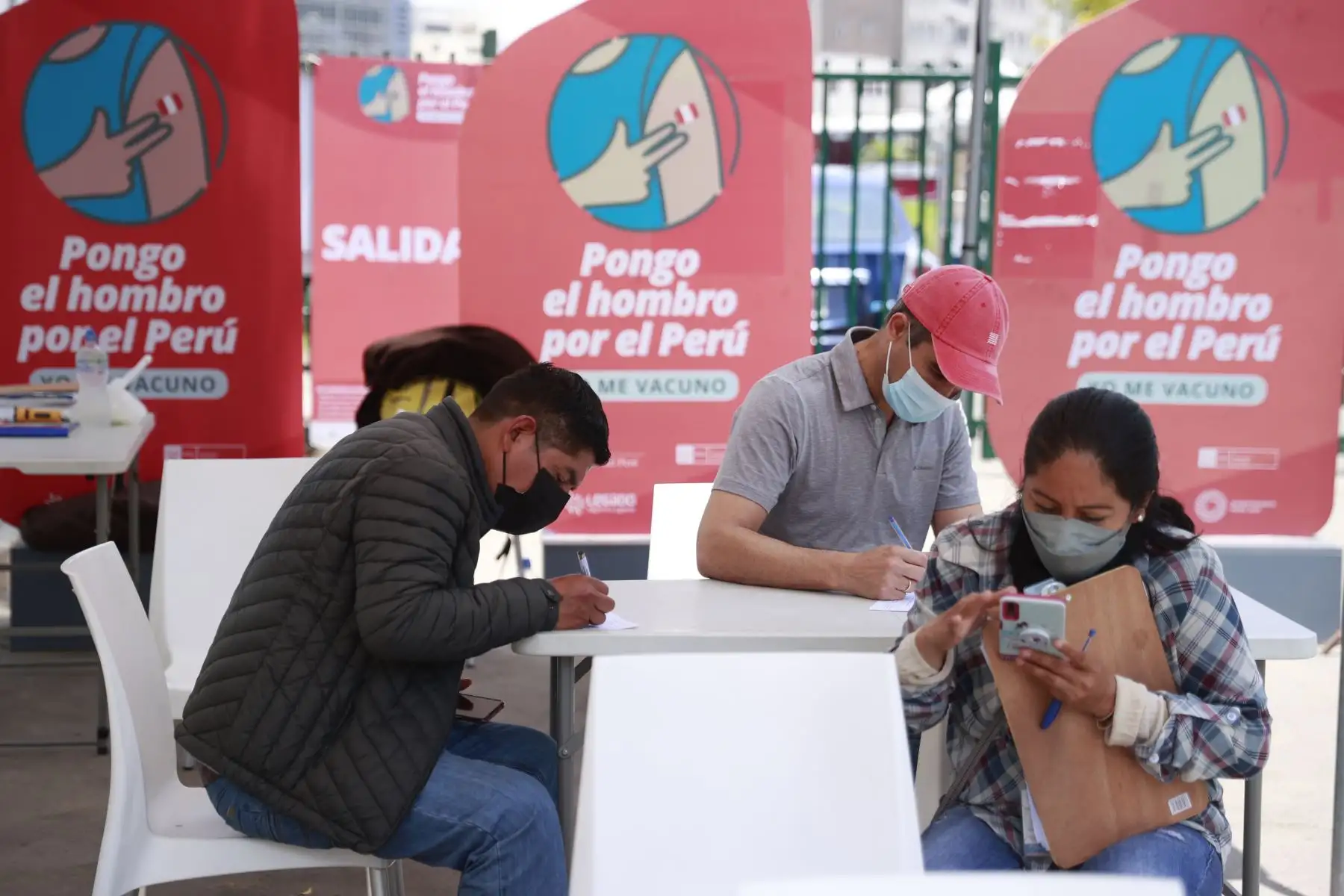El centro de vacunación del Campo de Marte continúa con la atención para vacunarse de primera a cuarta dosis contra el covid-19.   Foto: ANDINA/Melina Mejía