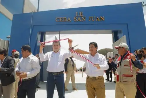 El presidente Pedro Castillo, acompañado del director ejecutivo de la ARCC, Robert Lopez Lopez, inauguró las dos obras de reconstrucción emblemáticas.