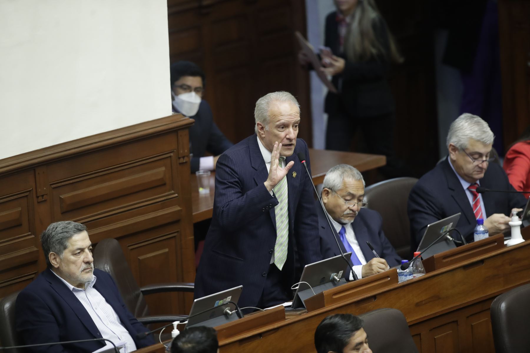 El congresista Hernando Guerra García sustentó el texto referido al adelanto de elecciones. ANDINA/Juan Carlos Guzmán
