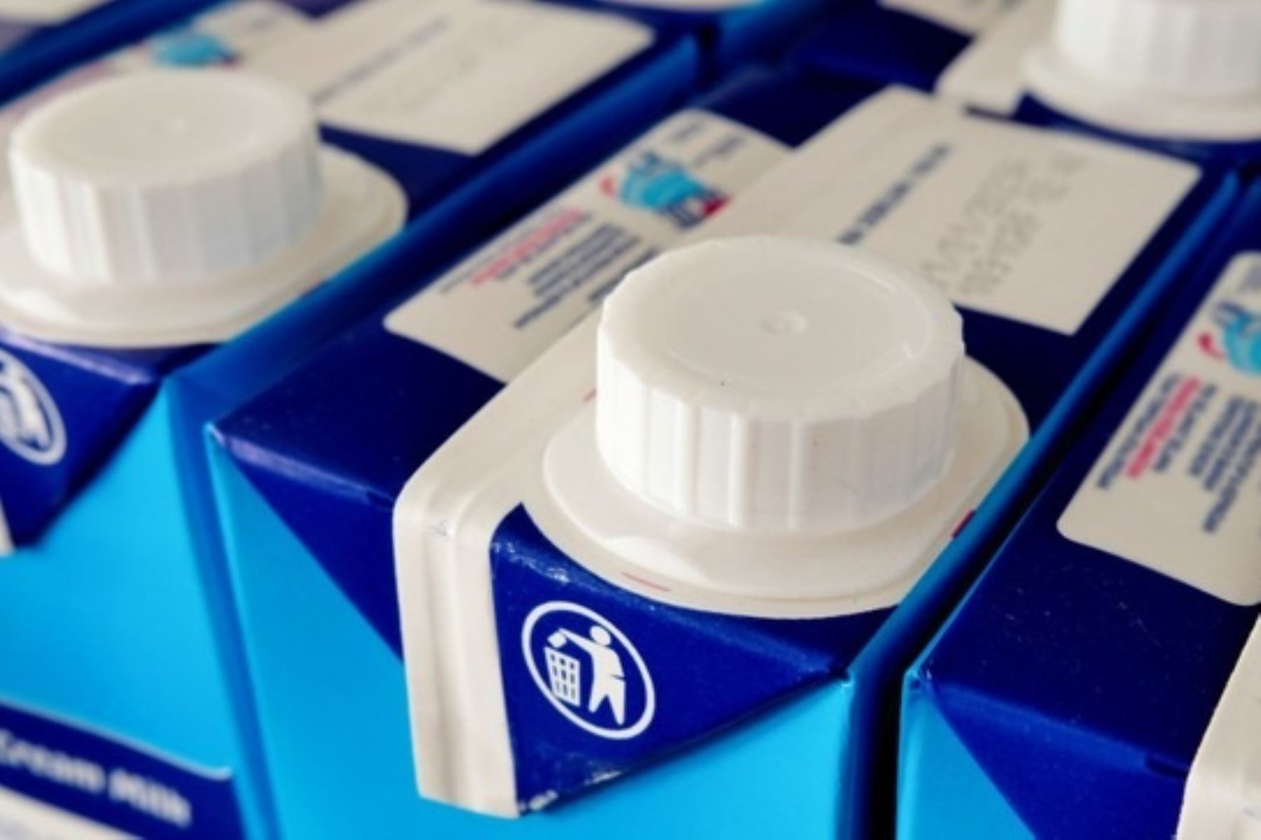 Productos “Bonlé familiar” e “Ideal Amanecer” no deben venderse como leche, señala el Poder Judicial, ratificando sanción impuesta por Indecopi. Foto: Cortesía.