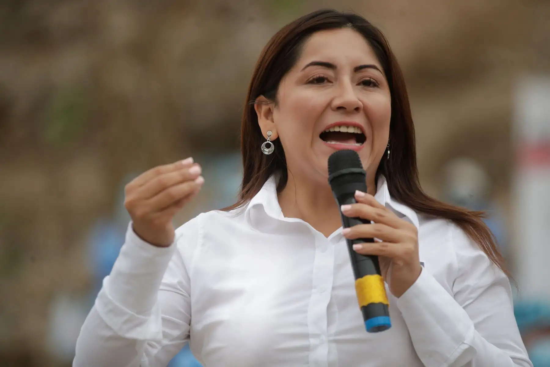 Ministra de Salud Kelly Portalatino dirige vacunación casa por casa en Villa María del Triunfo, asentamiento humano Quebrada Santa María. Foto: ANDINA/Juan Carlos Guzmán Negrini