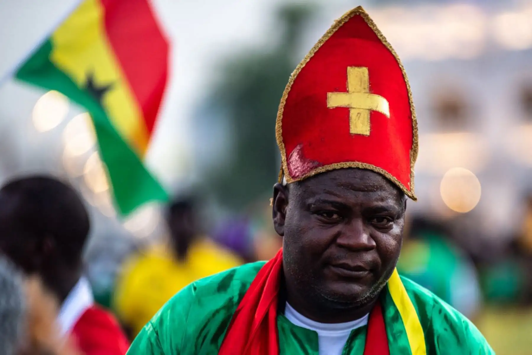 Los partidarios de Camerún marchan cerca del mercado de Souq Waqif en Doha. Foto: AFP