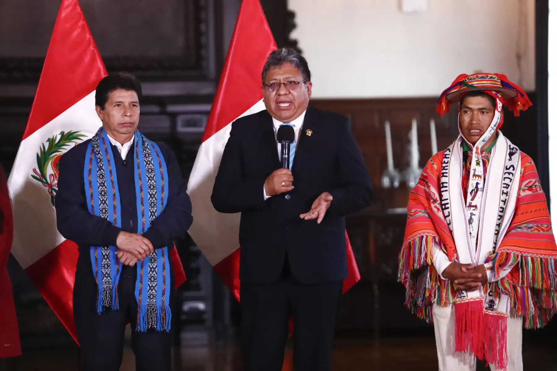 Presidente de la República, Pedro Castillo, participa en la ceremonia de entrega simbólica de la Ley N° 31614, nueva Ley del Trabajador Porteador. Foto: ANDINA/Prensa Presidencia
