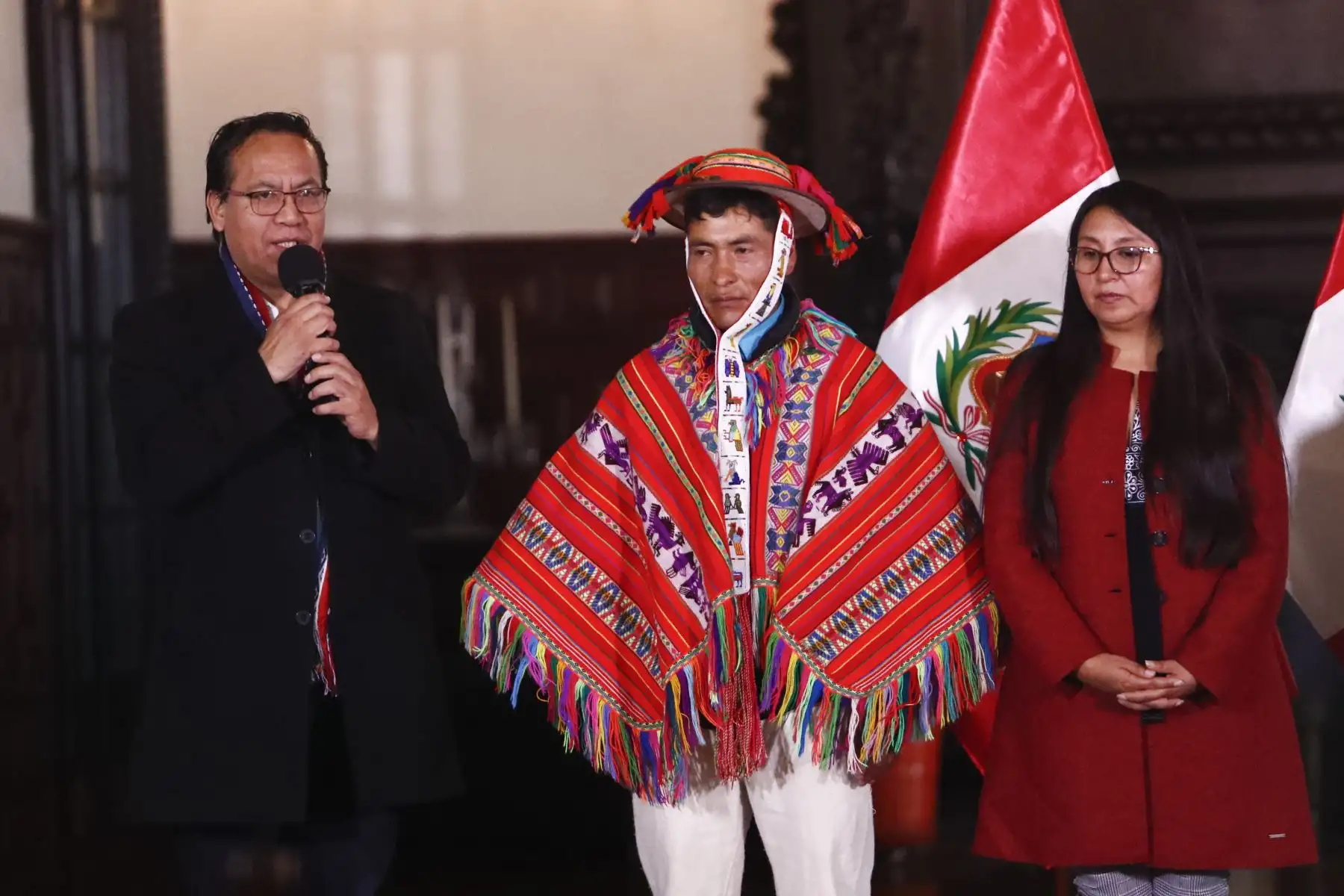 Presidente de la República, Pedro Castillo, participa en la ceremonia de entrega simbólica de la Ley N° 31614, nueva Ley del Trabajador Porteador. Foto: ANDINA/Prensa Presidencia