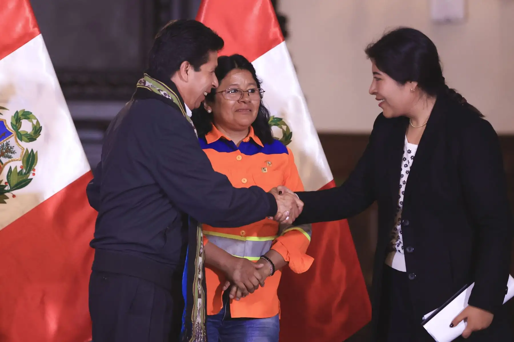 Jefe de Estado, Pedro Castillo participa en la ceremonia de promulgación de la Autógrafa de Ley que declara a Manko Inka como precursor y héroe nacional de la lucha de los pueblos indígenas de América. Foto: ANDINA/Prensa Presidencia