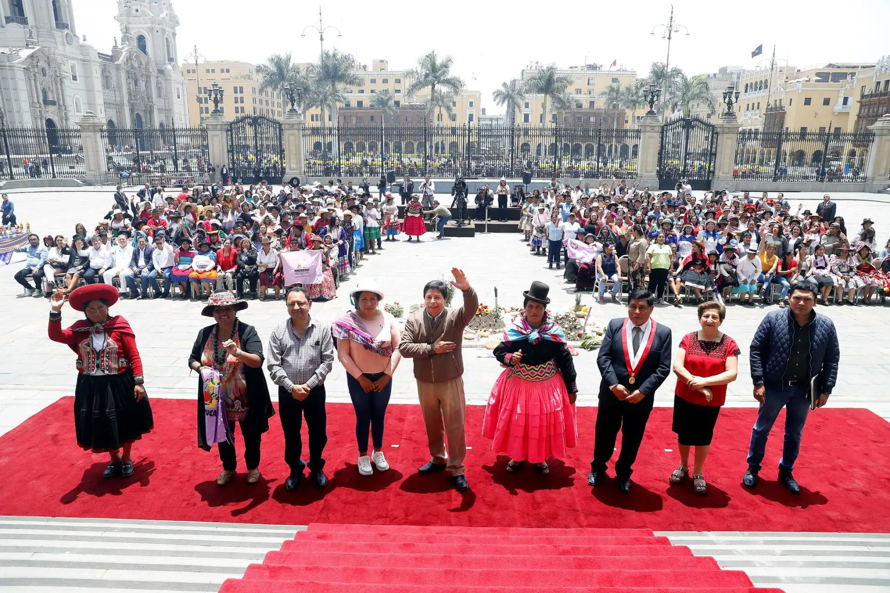 El presidente de la República, Pedro Castillo, participó en la entrega de cheques a las organizaciones de mujeres agrarias, en el marco de la Estrategia de Emprendimiento de la Mujer Rural e Indígena. Foto: ANDINA/Prensa Presidencia