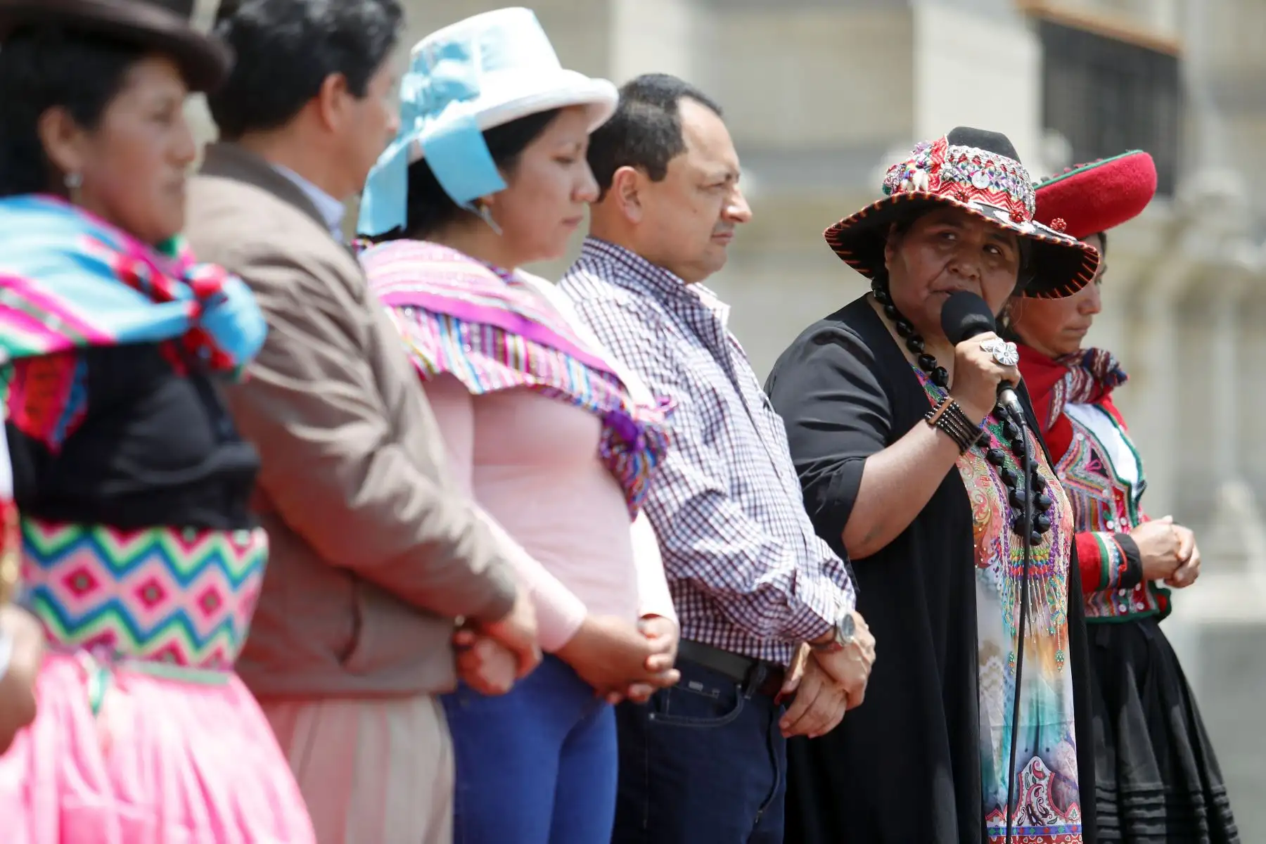 El presidente de la República, Pedro Castillo, participó en la entrega de cheques a las organizaciones de mujeres agrarias, en el marco de la Estrategia de Emprendimiento de la Mujer Rural e Indígena. Foto: ANDINA/Prensa Presidencia