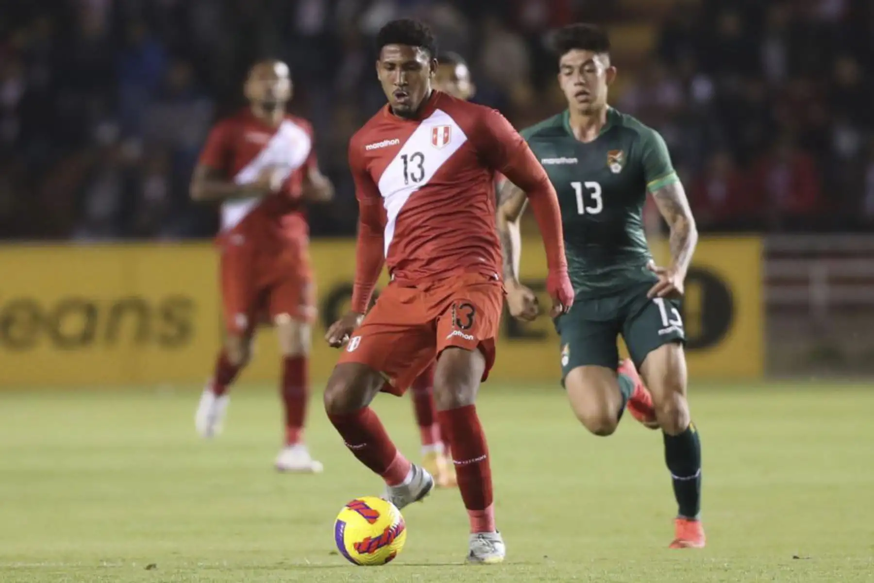 La selección de Perú venció por 1-0 a Bolivia en el partido que disputaron en el Estadio Monumental de la Universidad Nacional San Agustín (UNSA), de la ciudad de Arequipa.


Foto:FPF