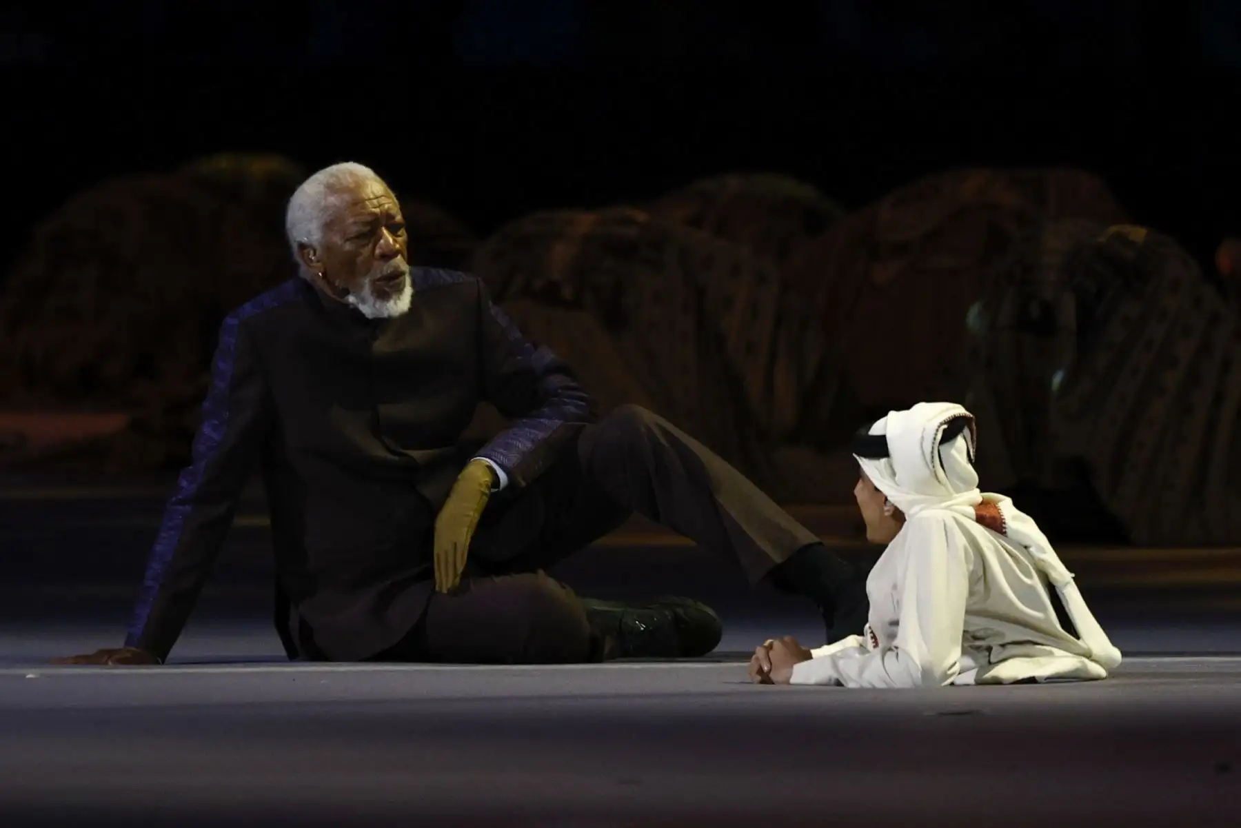 El actor estadounidense Morgan Freeman (i) participa en la inauguración del Mundial de Fútbol Catar 2022 en el estadio Al Bait en Al Khor (Catar). 

Foto: EFE