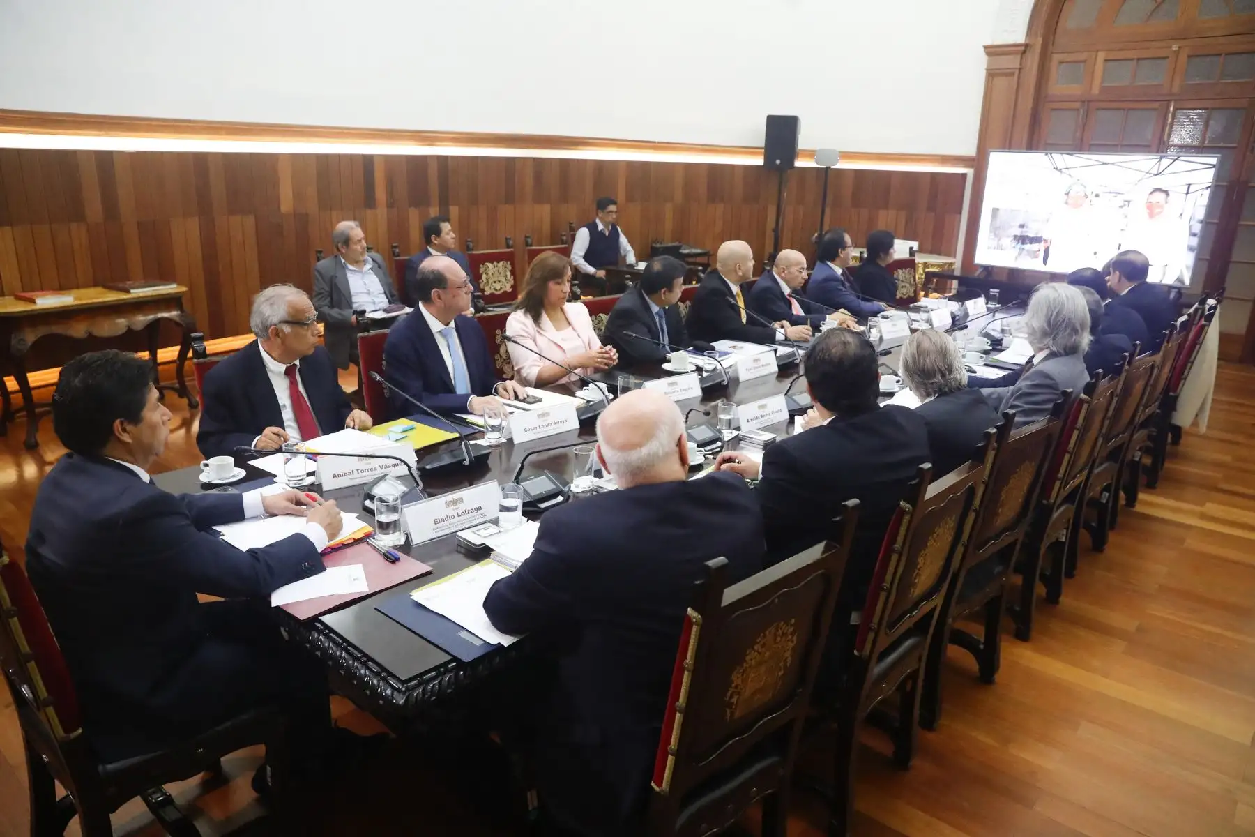 El presidente de la República, Pedro Castillo Terrones, recibe en audiencia a la misión de la Organización de los Estados Americanos (OEA), que ya se encuentra en el país. Foto: ANDINA/ Prensa Presidencia