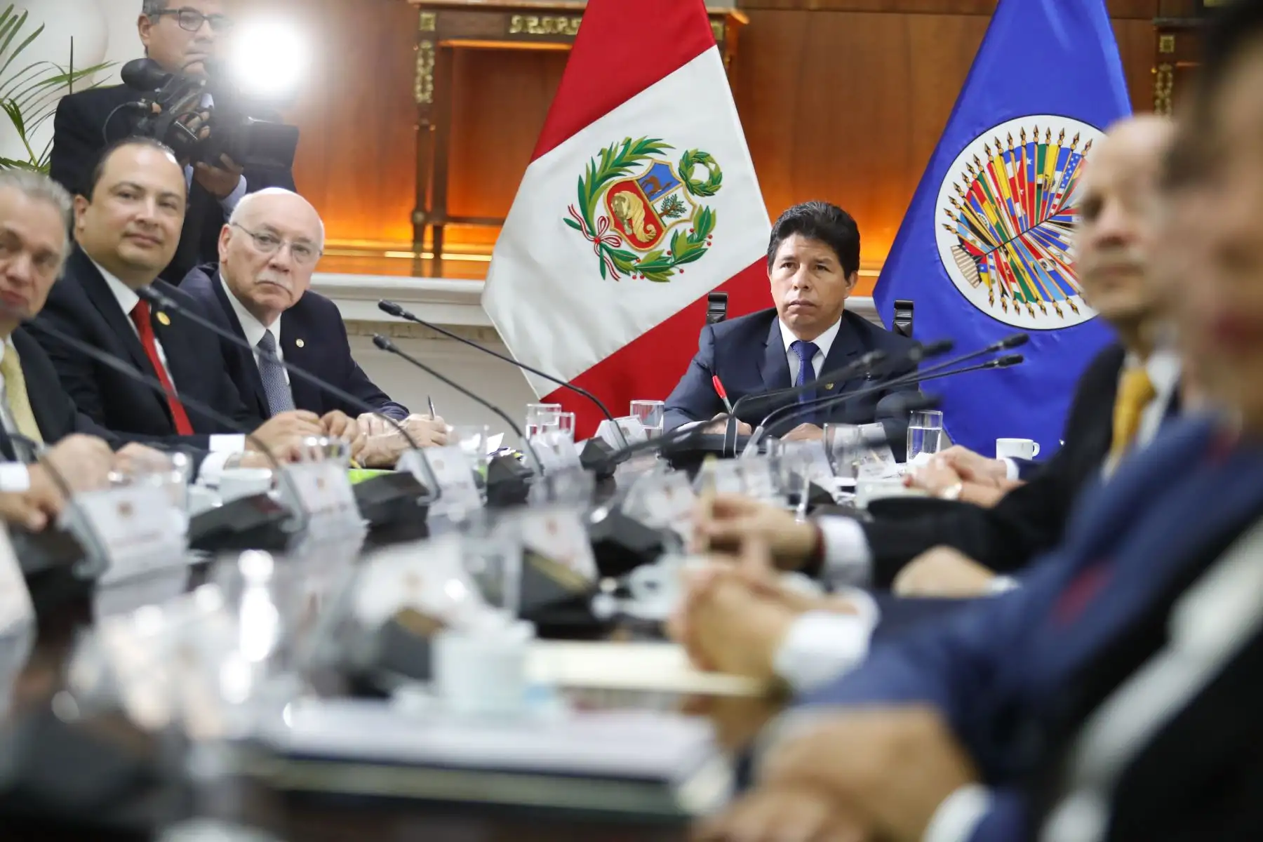 El presidente de la República, Pedro Castillo Terrones, recibe en audiencia a la misión de la Organización de los Estados Americanos (OEA), que ya se encuentra en el país. Foto: ANDINA/ Prensa Presidencia