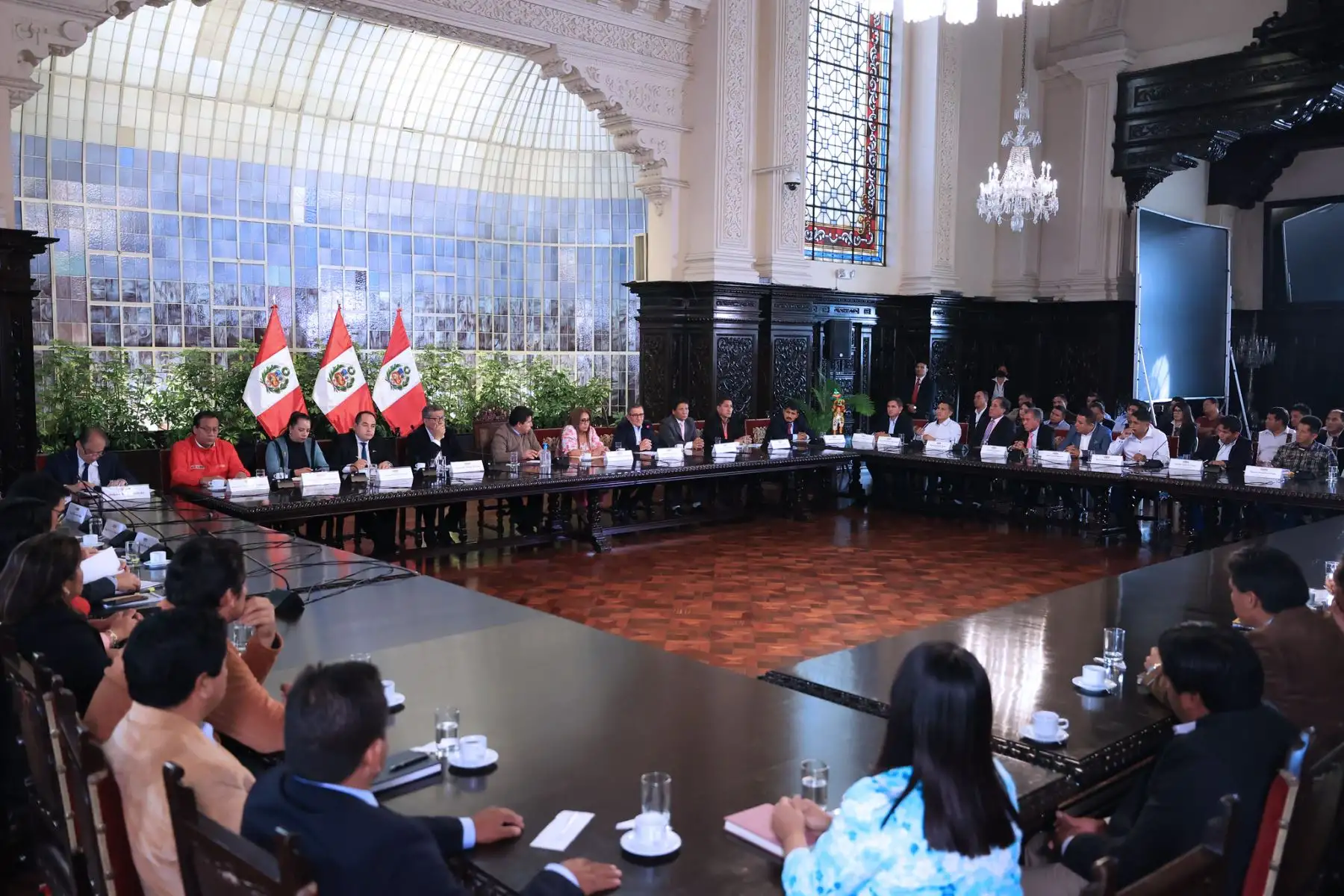 Presidente Pedro Castillo sostuvo reunión con autoridades electas de Huánuco, el encuentro se desarrolló en el Gran Comedor de Palacio de Gobierno. Foto: Presidencia Perú