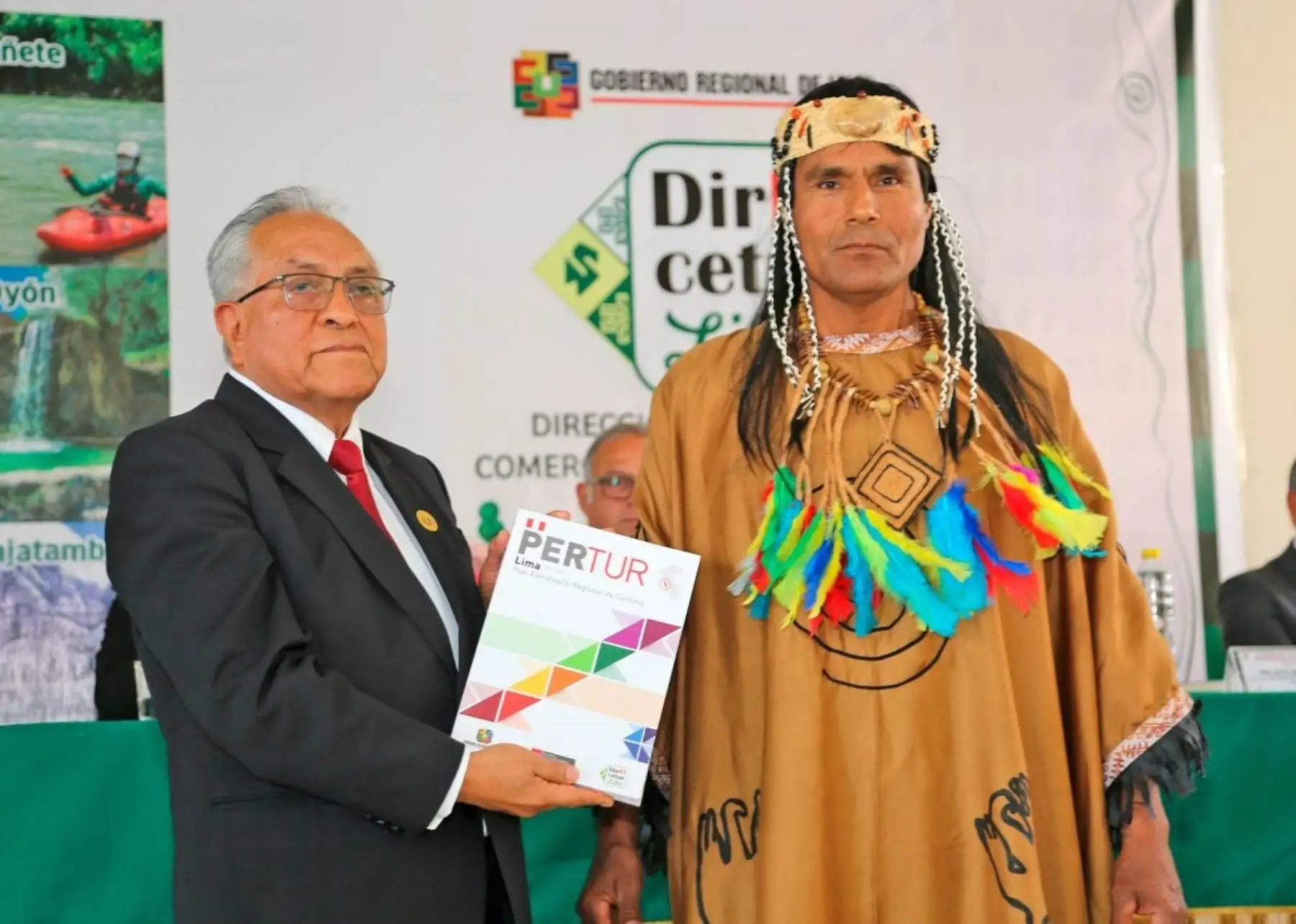 El gobernador regional de Lima, Ricardo Chavarria, presentó el Plan Estratégico Regional de Turismo de Lima (Pertur) con el que se busca impulsar sus atractivos y promover inversiones en esta actividad. Región Lima presenta su Plan de Turismo para impulsar destinos y promover inversiones.