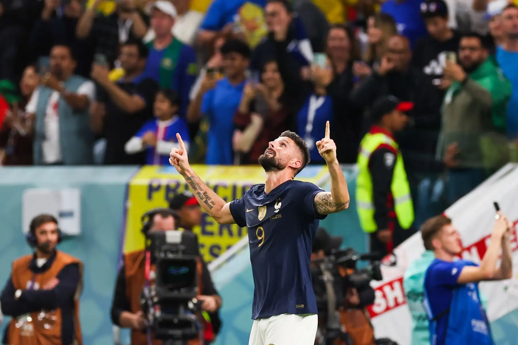 Olivier Giroud de Francia celebra tras anotar durante el partido de fútbol del grupo D de la Copa Mundial de la FIFA 2022 entre Francia y Australia en el estadio Al Janoub en Al Wakrah, Catar, el 22 de noviembre de 2022. Foto: EFE