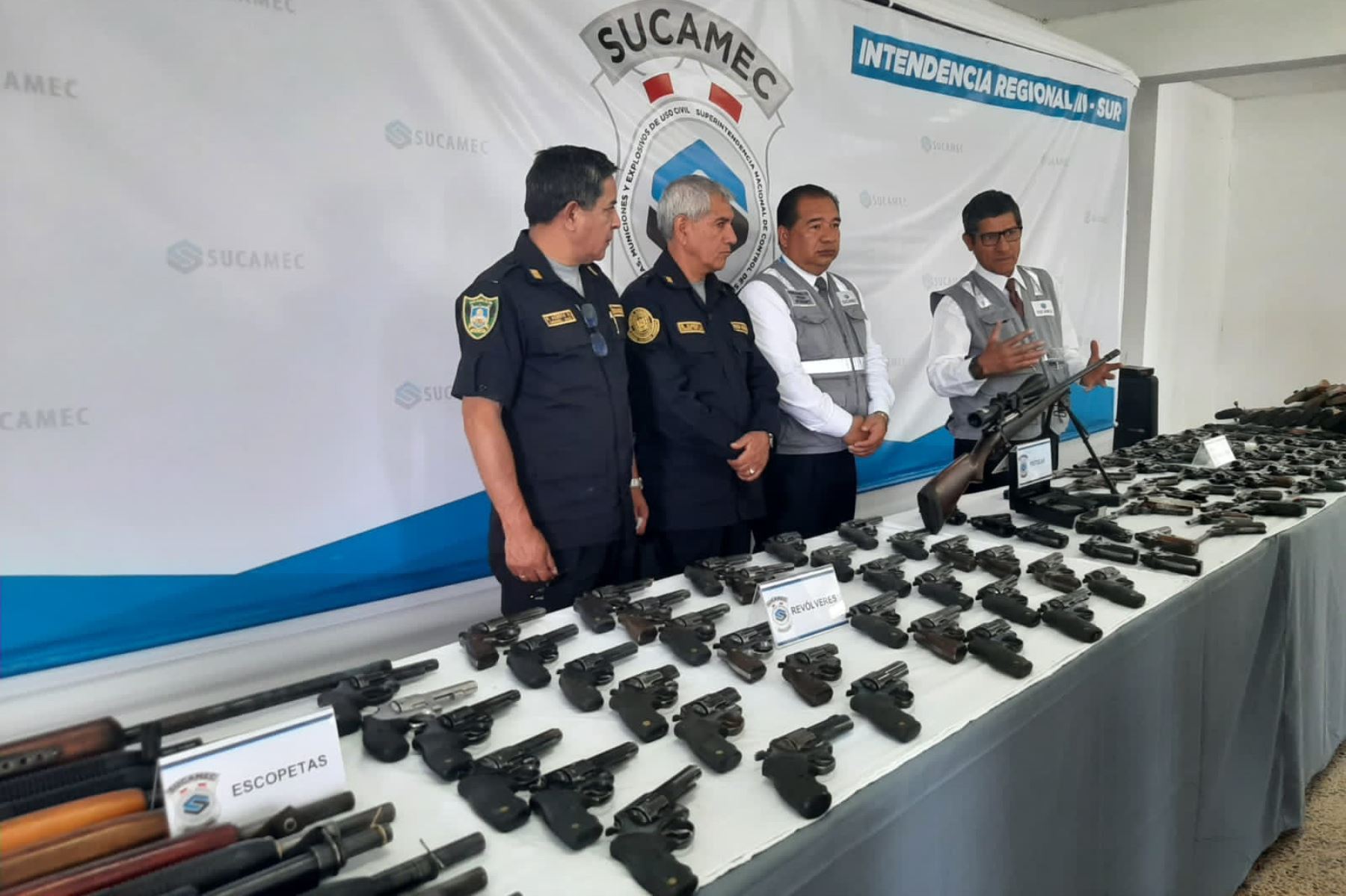 Se presentaron 665 revólveres, 126 escopetas, 96 pistolas y 3 carabinas que ahora están internadas en los almacenes de la Sucamec Arequipa.