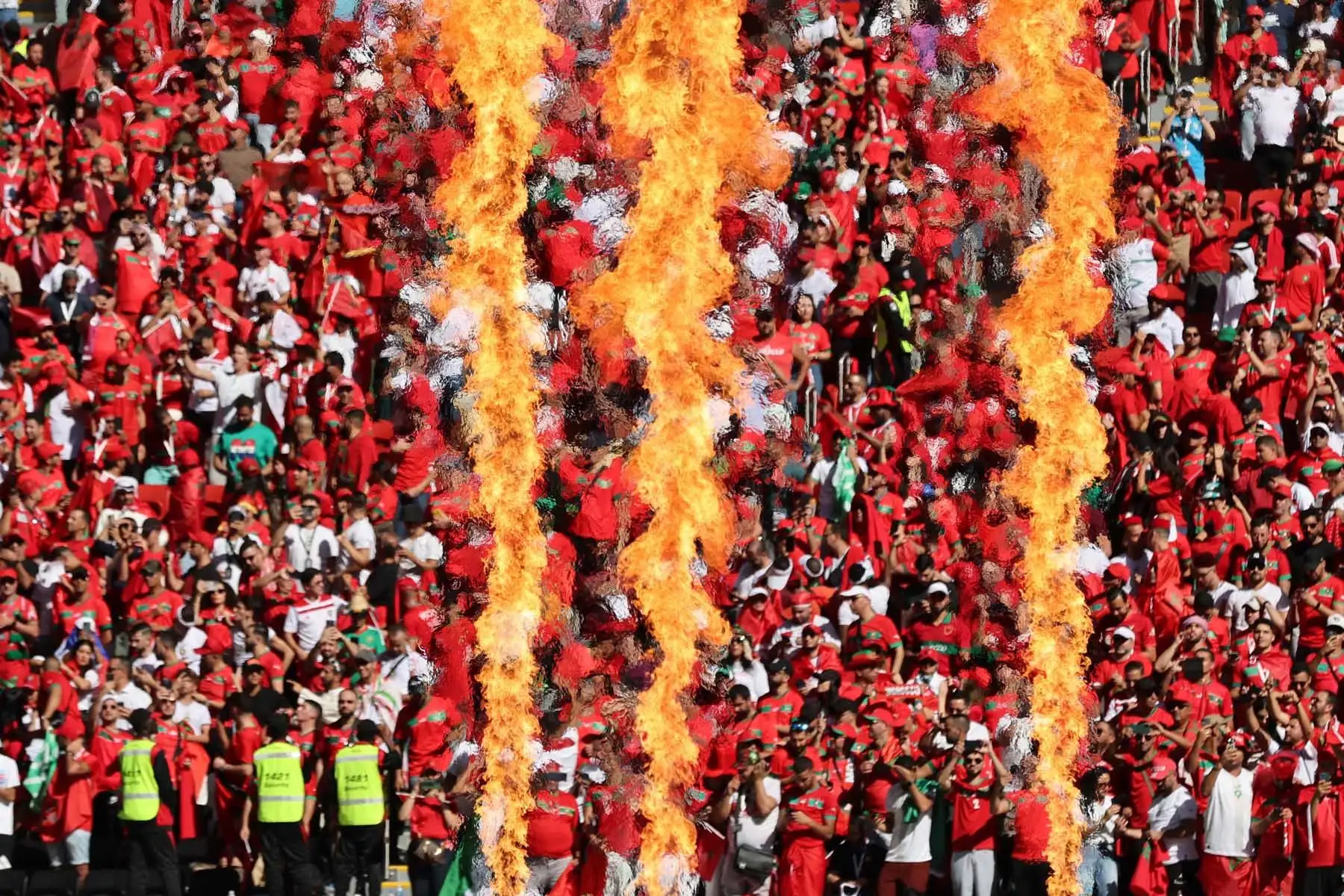 Aficionados de Marruecos antes del partido de fútbol del grupo F de la Copa Mundial de la FIFA 2022 entre Marruecos y Croacia en el estadio Al Bayt de Al Khor, Catar. Foto: AFP