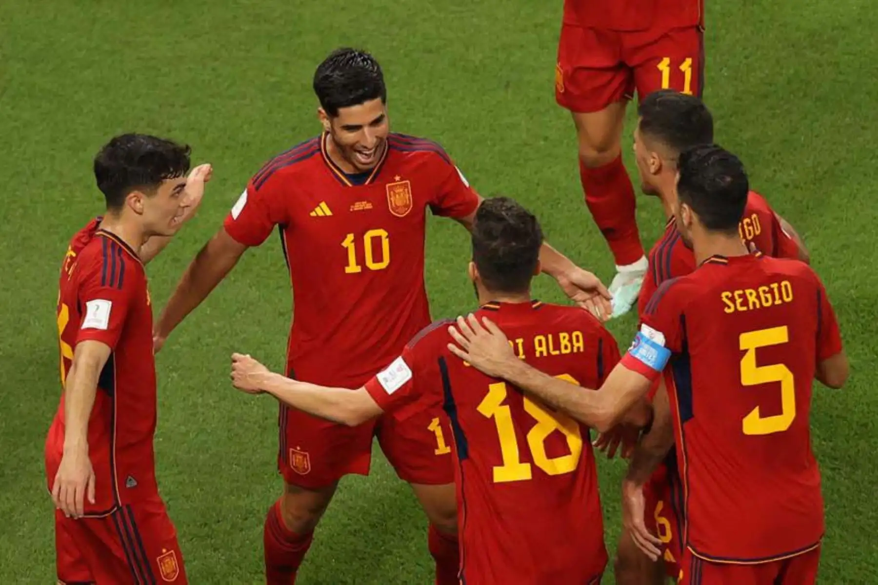 Marco Asensio celebra su gol, durante el partido de fútbol del grupo E de la Copa Mundial de la FIFA 2022 entre España y Costa Rica en el Estadio Al Thumama en Doha, Catar. Foto: EFE