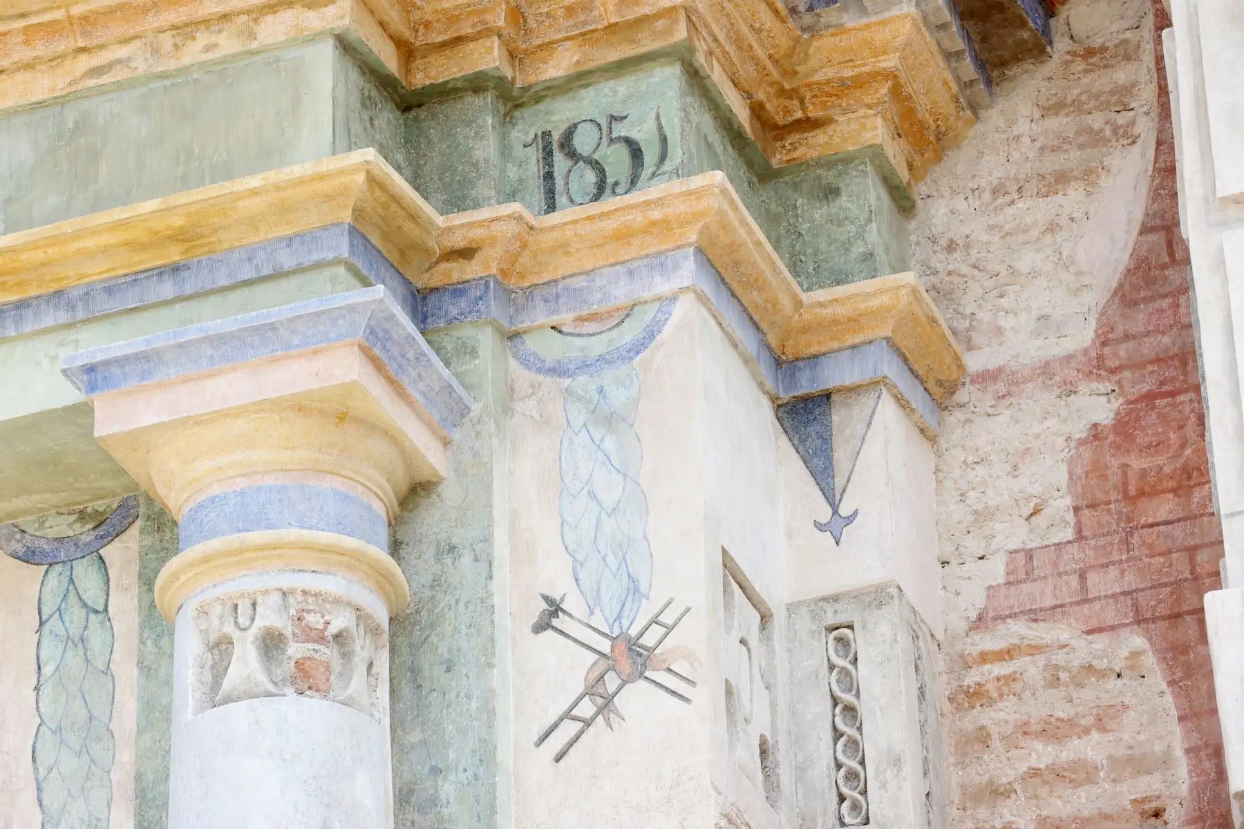 Presentación de la restaurada fachada principal de la iglesia de la soledad, en el marco de la visita de la misión de la unesco para dar seguimiento al plan maestro del centro histórico. ANDINA/Vidal Tarqui