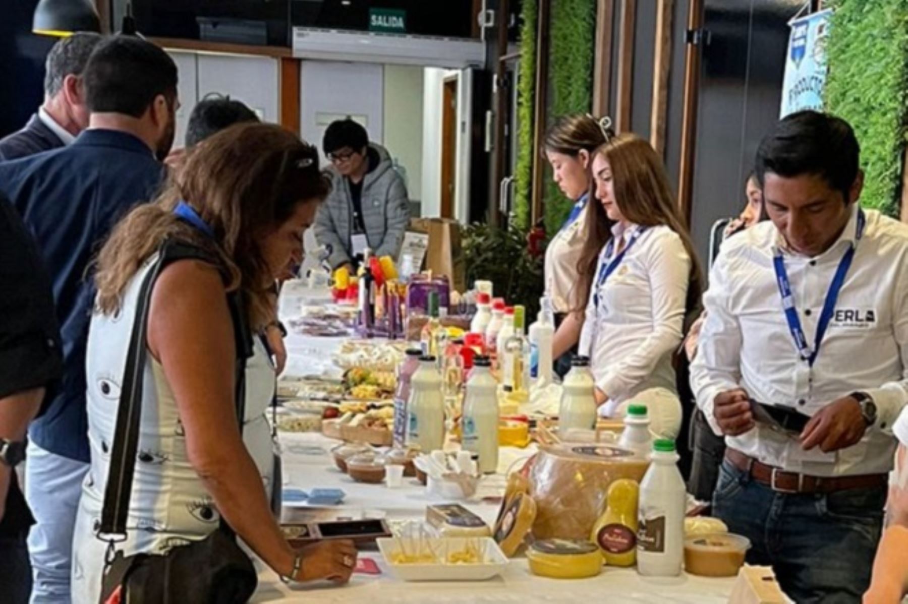 Primer encuentro empresarial de lácteos, quesos y panadería en Lima. Foto: Cortesía.