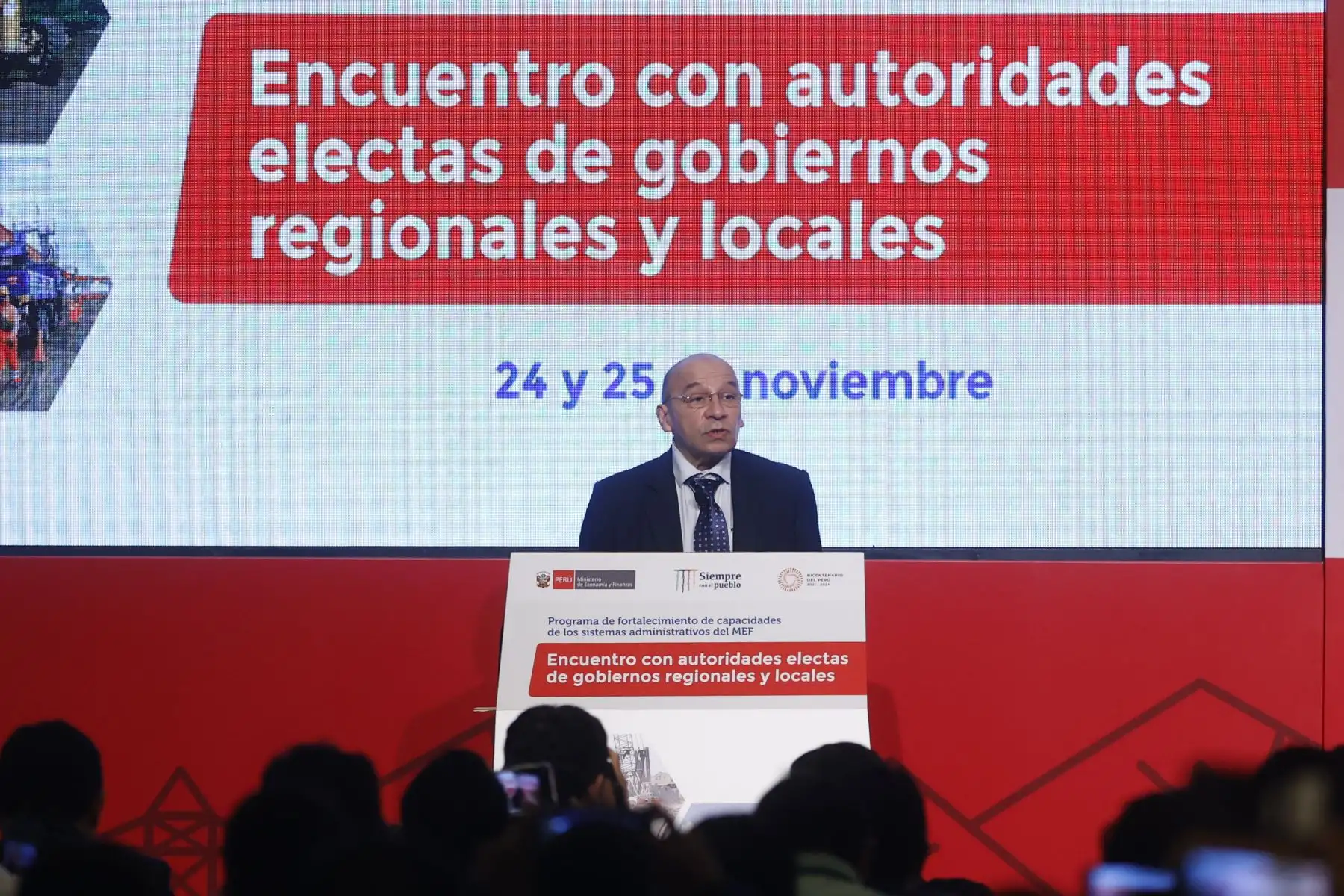 Kurt Johnny Burneo, Ministro de Economía capacita más de 500 autoridades electas para impulsar gestión pública
Foto: ANDINA/Vidal Tarqui