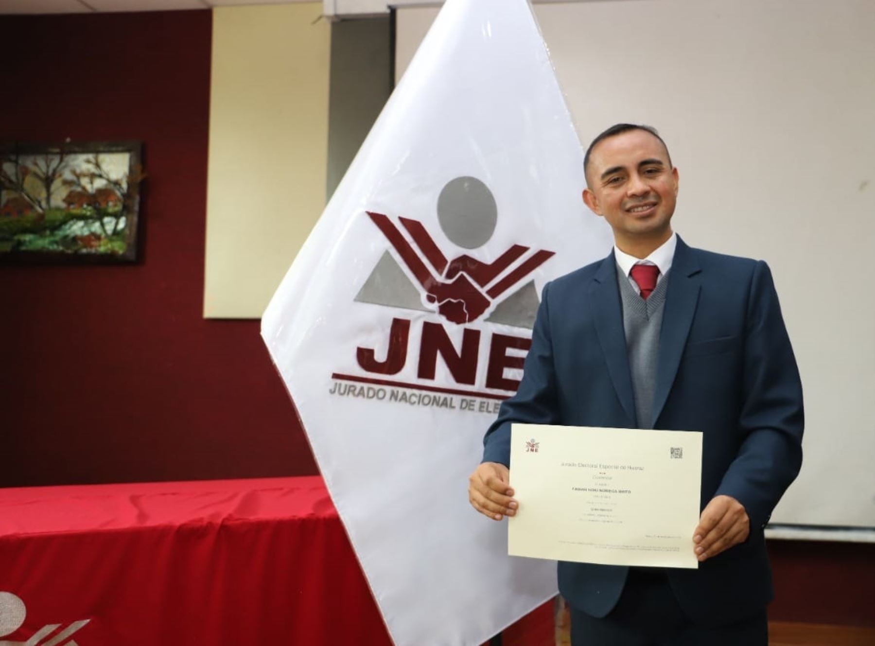 El JEE de Huaraz entregó la credencial a nuevo gobernador regional de Áncash, Fabián Noriega, quien asumirá el cargo el 1 de enero del 2023.