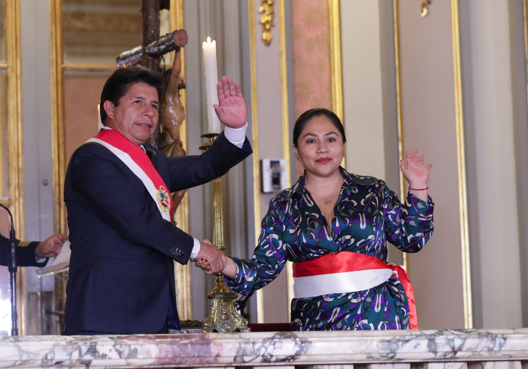 El presidente de la República, Pedro Castillo, tomó juramento a los integrantes del nuevo Gabinete Ministerial, que estará liderado por Betssy Chávez, durante una ceremonia que se realizó en Palacio de Gobierno. Foto: PCM