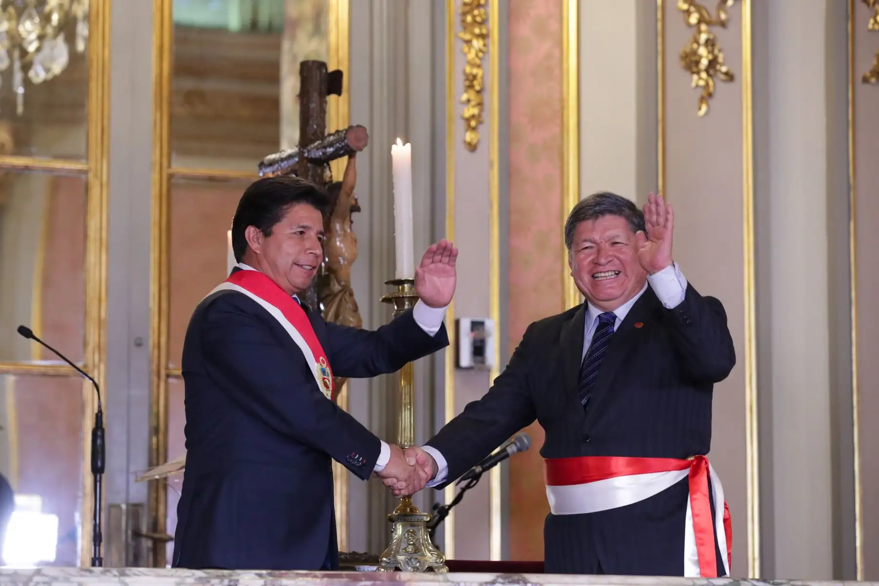 El presidente de la República, Pedro Castillo, tomó juramento a los integrantes del nuevo Gabinete Ministerial, que estará liderado por Betssy Chávez, durante una ceremonia que se realizó en Palacio de Gobierno. Foto: PCM