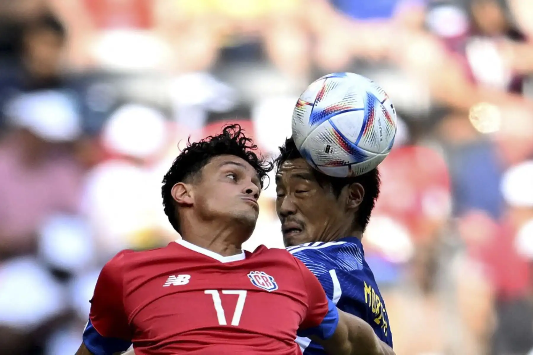 El mediocampista de Costa Rica #17 Yeltsin Tejeda lucha por el balón con el mediocampista de Japón #13 Hidemasa Morita durante el partido de fútbol del Grupo E de la Copa Mundial Catar 2022 entre Japón y Costa Rica en el Estadio Ahmad Bin Ali en Al-Rayyan, al oeste de Doha

Foto: AFP