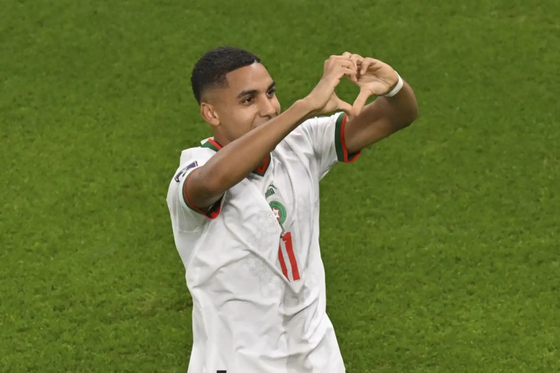 El mediocampista de Marruecos #11 Abdelhamid Sabiri celebra después de marcar el primer gol de su equipo durante el partido de fútbol del Grupo F de la Copa Mundial de Catar 2022 entre Bélgica y Marruecos en el Estadio Al-Thumama en Doha

Foto:AFP