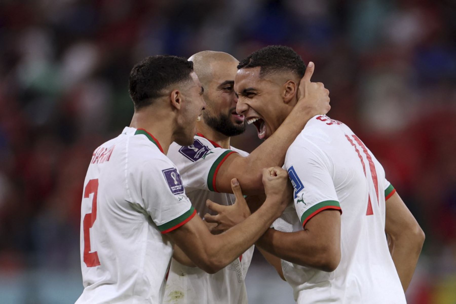 El mediocampista de Marruecos #11 Abdelhamid Sabiri celebra después de marcar el primer gol de su equipo durante el partido de fútbol del Grupo F de la Copa Mundial de Catar 2022 entre Bélgica y Marruecos en el Estadio Al-Thumama en Doha

Foto:AFP