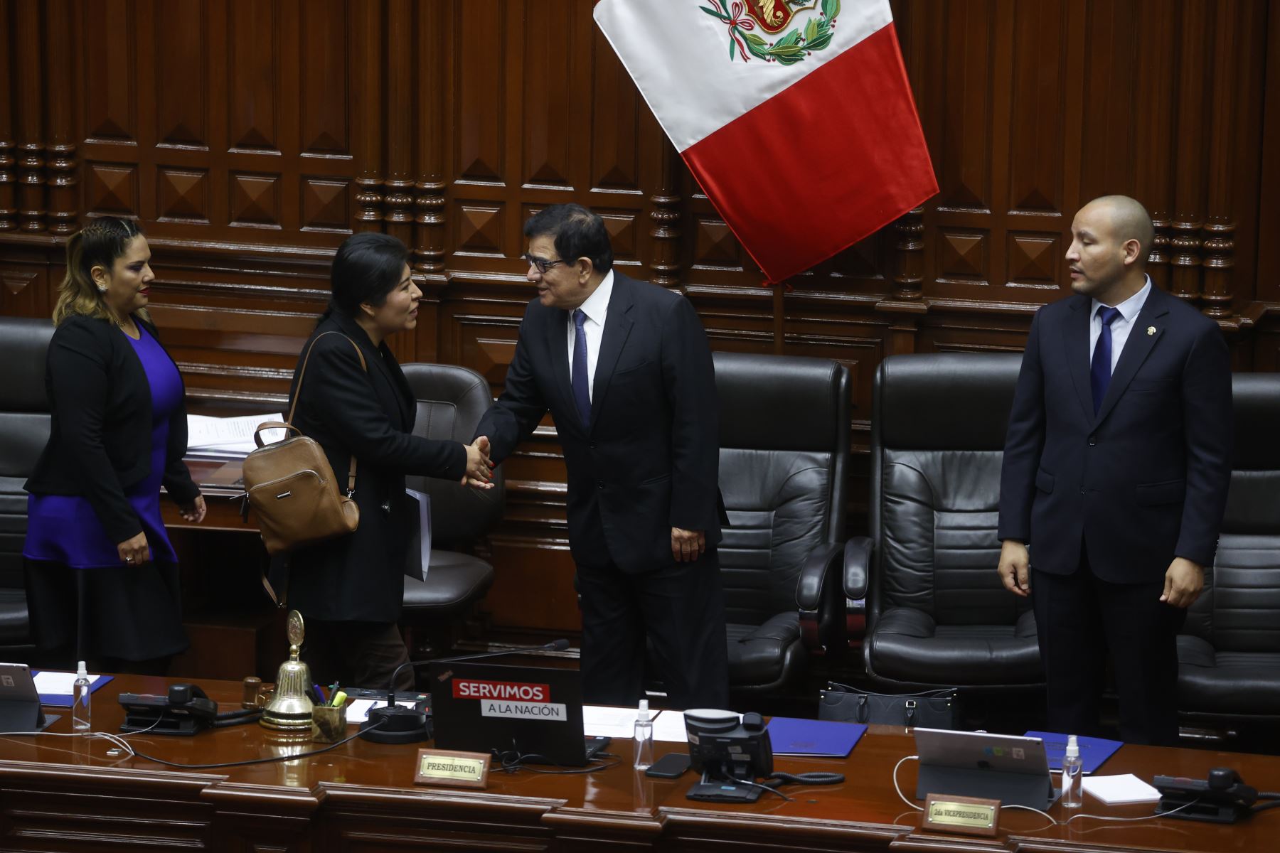 La jefa del Gabinete Ministerial, Betssy Chavez, llegó a la sede del Congreso para sustentar los proyectos de Ley de Presupuesto, de Endeudamiento y de Equilibrio Financiero, para el año fiscal 2023. Foto: ANDINA/ Vidal Tarqui