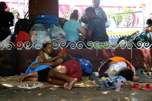 Migrantes planean caravana de 2.000 personas en la frontera sur de México.