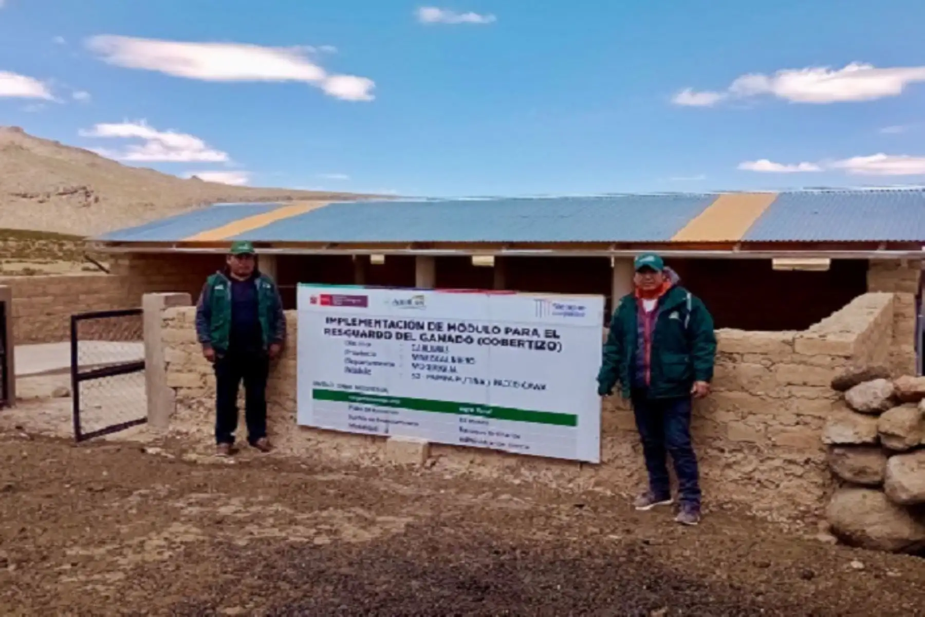 Agro Rural coordina implementación de cobertizos y fitotoldos en coordinación con autoridades regionales y locales, líderes comunales y familias de comunidades campesinas.