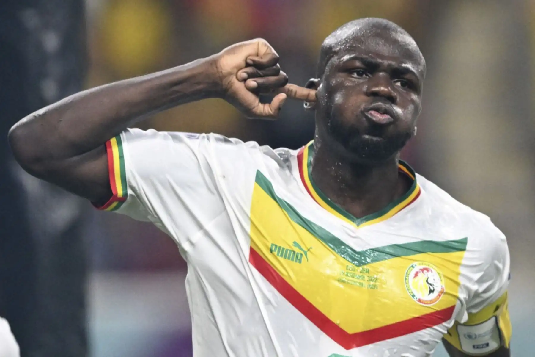 El defensa de Senegal #03 Kalidou Koulibaly celebra marcar el segundo gol de su equipo durante el partido de fútbol del Grupo A de la Copa Mundial Catar 2022 entre Ecuador y Senegal en el Estadio Internacional Khalifa en Doha

Foto: AFP