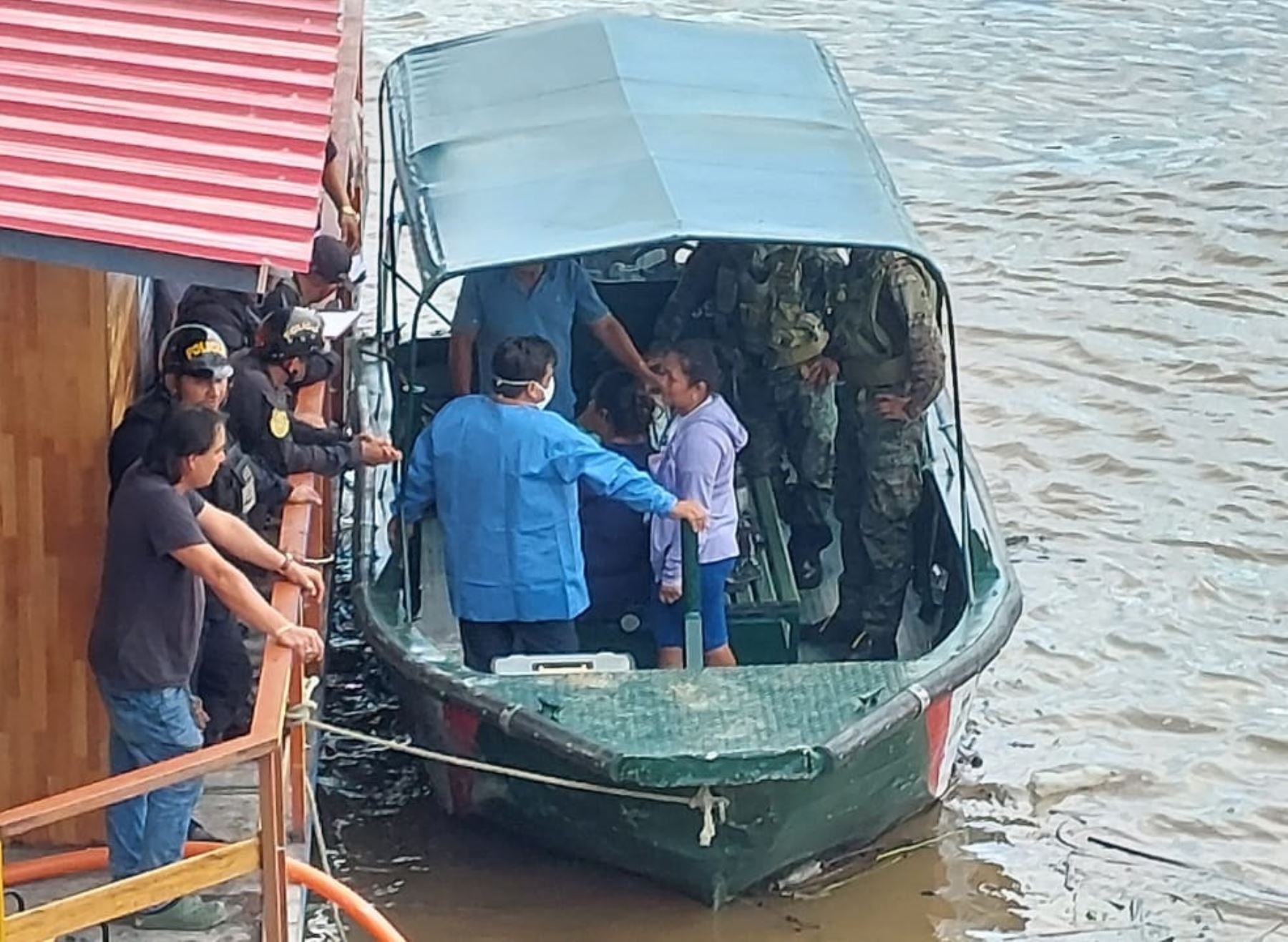 Buzos de la Marina de Guerra hallaron el cuerpo de la niña de 3 años quien se encontraba desaparecida tras ser arrastrada por las aguas del río Nanay, en Iquitos, Loreto. Foto: Elvis Noronha