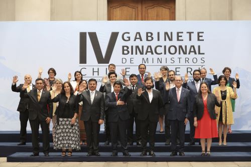 Presidentes Pedro Castillo y Gabriel Boric brindan declaración conjunta y participan fotografía oficial del Encuentro Presidencial y IV Gabinete Binacional Perú-Chile.