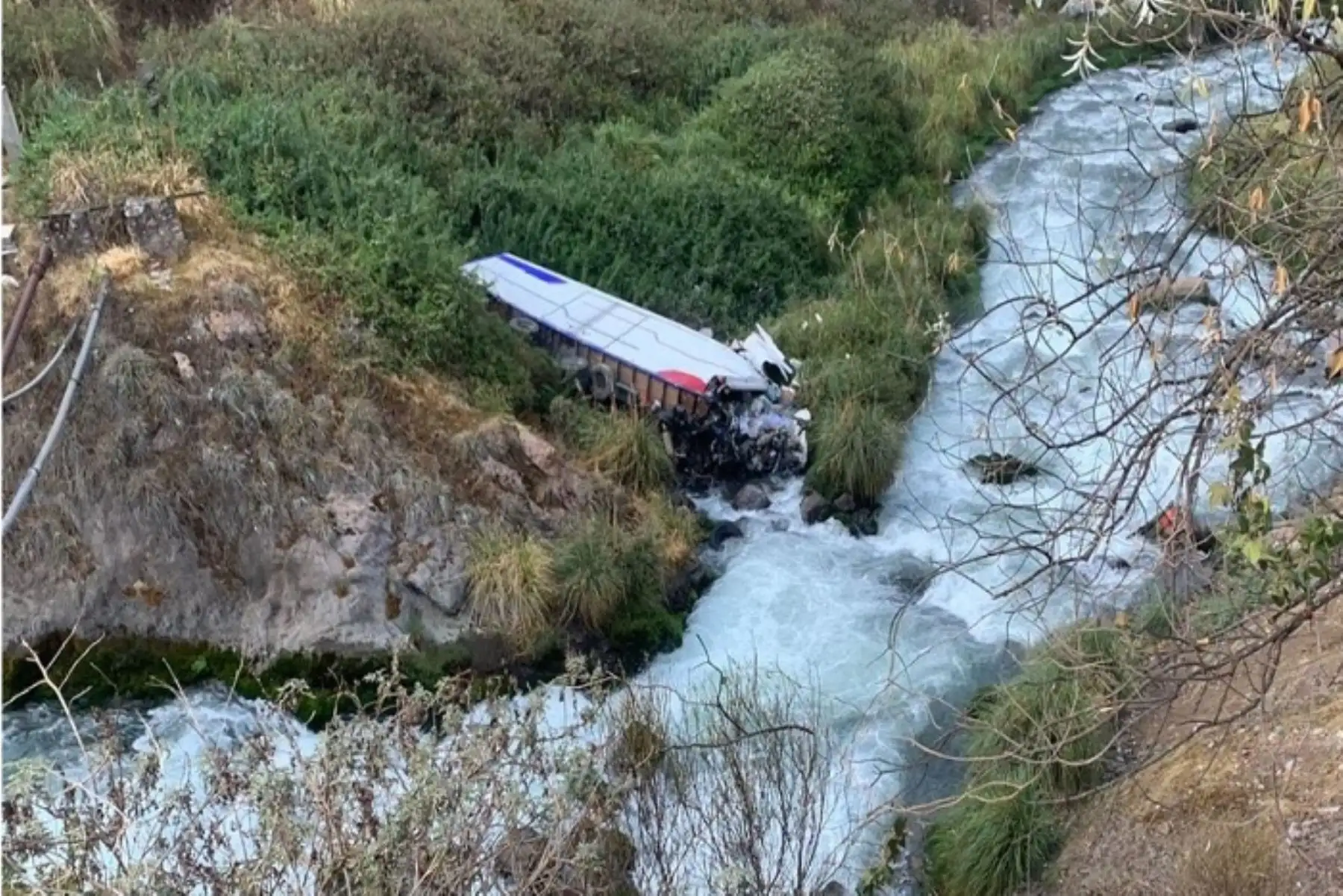 Los esposos fallecidos en el accidente del tránsito fueron identificados como Richard Ávila Cuba y Diana Luque Tejeda.