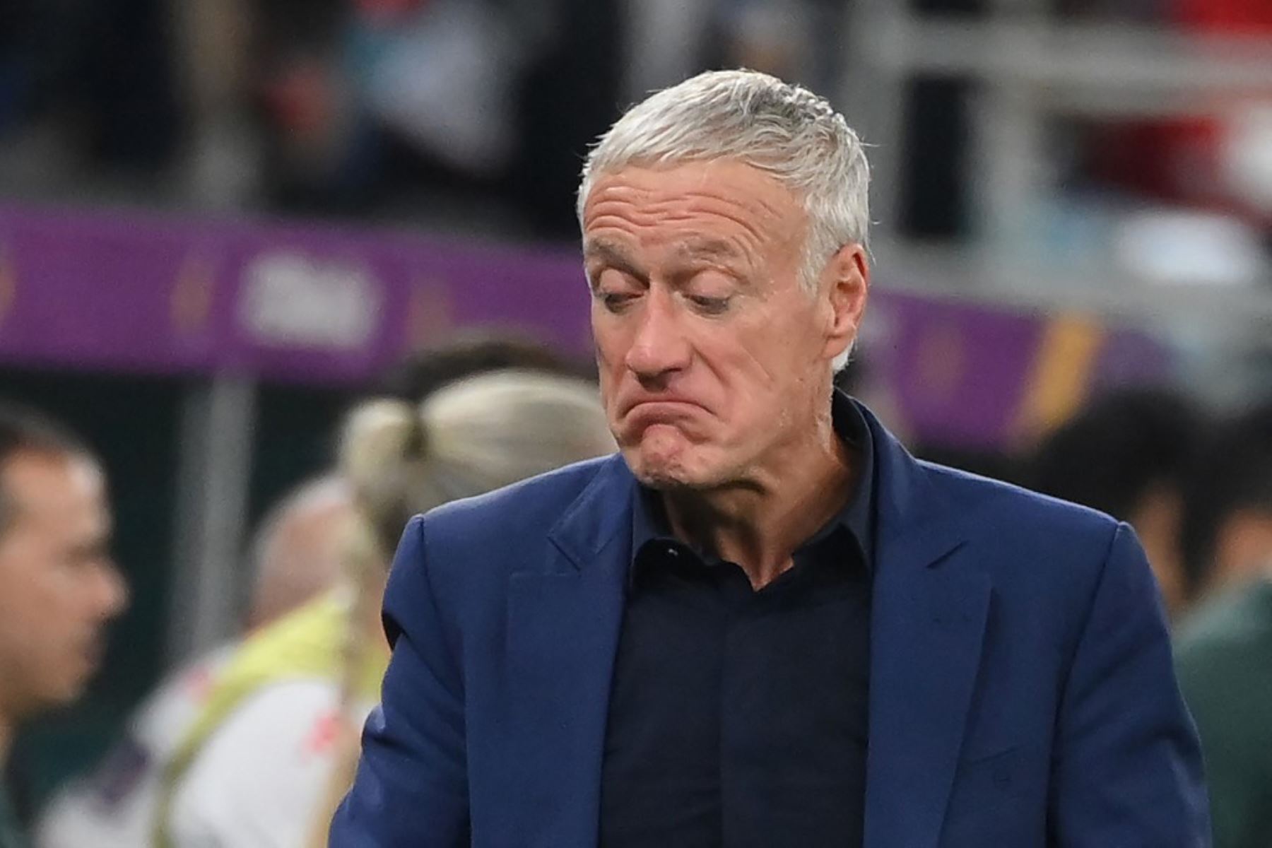 El entrenador de Francia Didier Deschamps reacciona después de un gol anulado durante el partido de fútbol del Grupo D de la Copa Mundial de Qatar 2022 entre Túnez y Francia. Foto: AFP