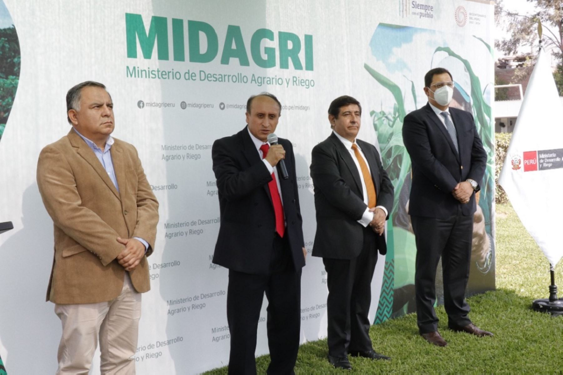 El nuevo ministro de Desarrollo Agrario y Riego, Juan Altamirano Quispe, fijó hoy las prioridades de su gestión. Foto: Cortesía.