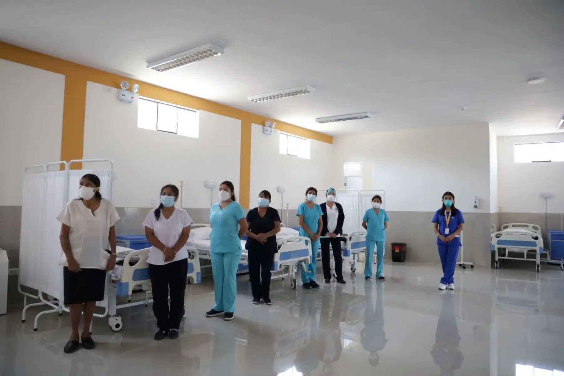 El centro de aislamiento en caso de brote de contagio de gripe aviar en humanos cuenta con 14 camas y 14 concentradores de oxígeno. Foto: Cortesía Luis Puell