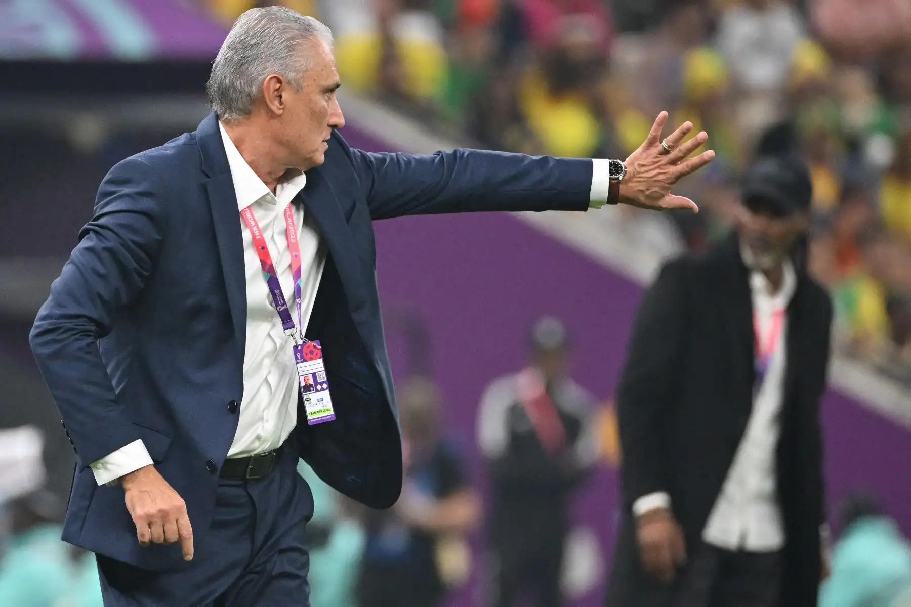 El entrenador de Brasil, Tite, hace un gesto en la línea de banda durante el partido de fútbol del Grupo G de la Copa Mundial Qatar 2022 entre Camerún y Brasil en el Estadio Lusail en Lusail, al norte de Doha, el 2 de diciembre de 2022.
Foto: AFP